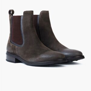 Great condition dark olive duchess boots